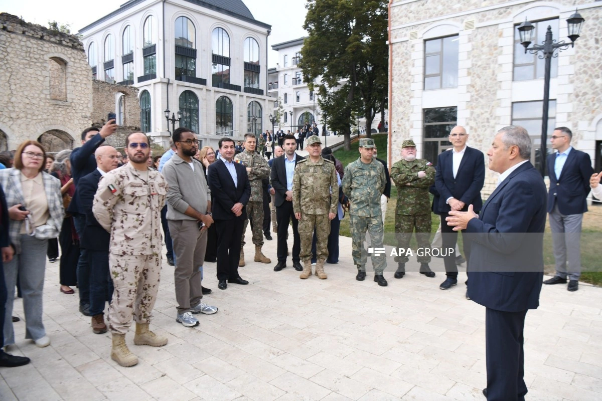 Xarici diplomatlar Şuşada “Sadıqcanın evi”ni ziyarət ediblər - FOTO