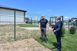 Prezident Xocalıda hərbçilər üçün nəzərdə tutulan fərdi evlərdə yaradılmış şəraitlə tanış olub - FOTO