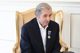 Prezident İlham Əliyev Fərhad Xəlilova “İstiqlal” ordenini təqdim edib - YENİLƏNİB