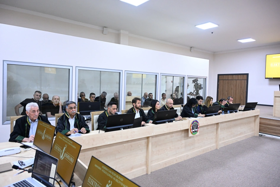 Siyarto: Aİ Rusiya ilə müharibəyə hazırlaşır və Ukraynada hərbi zavodlar tikmək istəyir