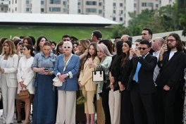 Heydər Əliyev Mərkəzində perulu rəssamın fərdi sərgisinin açılışı olub