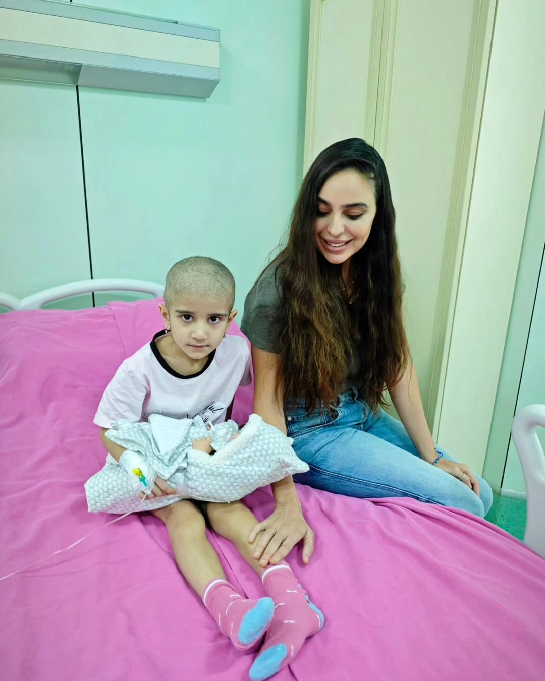 Leyla Əliyeva uşaqları ziyarət etdi  - Fotolar