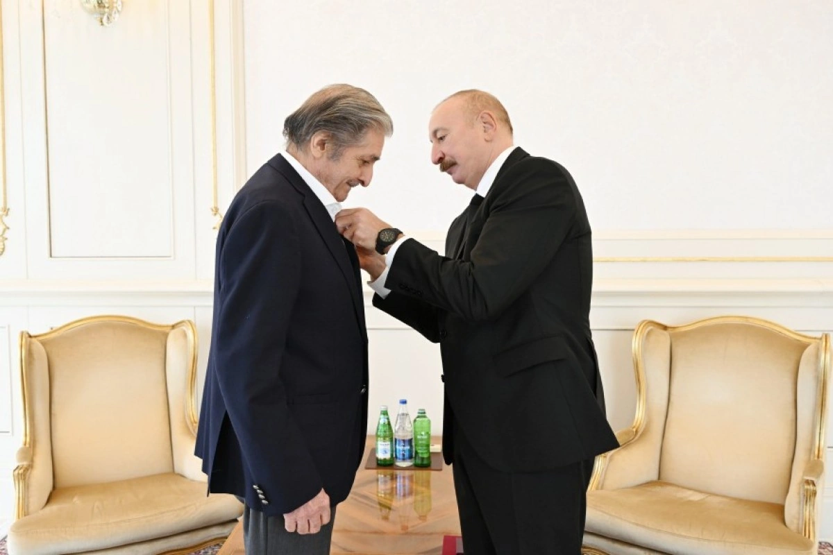 Xalq rəssamı Fərhad Xəlilov: "İstiqlal" ordeninin şəklini hazırlayanda heç fikirləşməzdim ki, bunu alacam
