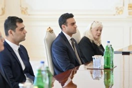 Prezident İlham Əliyev ABŞ Konqresinin Nümayəndələr Palatasının üzvünü qəbul edib