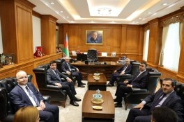Kamran Əliyev Qarsda görüşlər keçirib