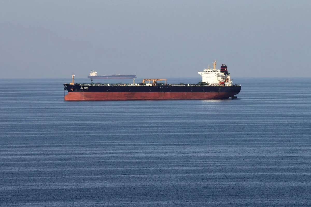 Hörmüz boğazından keçən tankerə zərbə endirilib