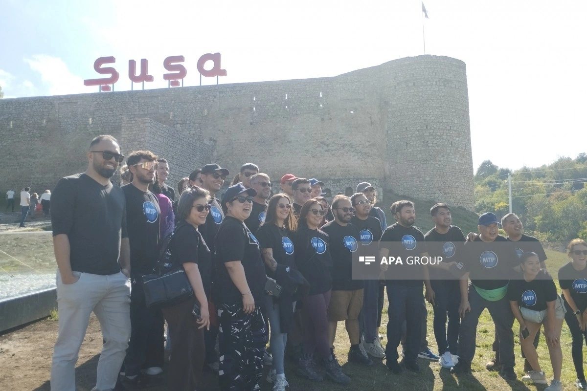 Beynəlxalq səyyahlar Şuşada olublar - FOTO - YENİLƏNİB