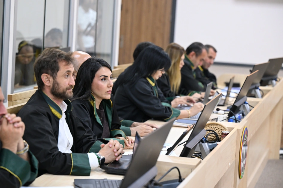 Siyarto: Aİ Rusiya ilə müharibəyə hazırlaşır və Ukraynada hərbi zavodlar tikmək istəyir