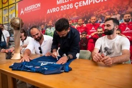 İkiqat qitə çempionları sponsor və azarkeşləri ilə görüşüblər