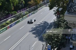 Bakıda Formula 1 üzrə Azərbaycan Qran-Prisində ilk sərbəst yürüş başa çatıb - FOTO - YENİLƏNİB