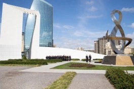 Əli Nağıyev və Orxan Sultanov Bakı şəhərindəki Zəfər parkını ziyarət ediblər - FOTO