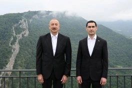 Türkmənistan Prezidentinə Qarabağ atı hədiyyə edilib