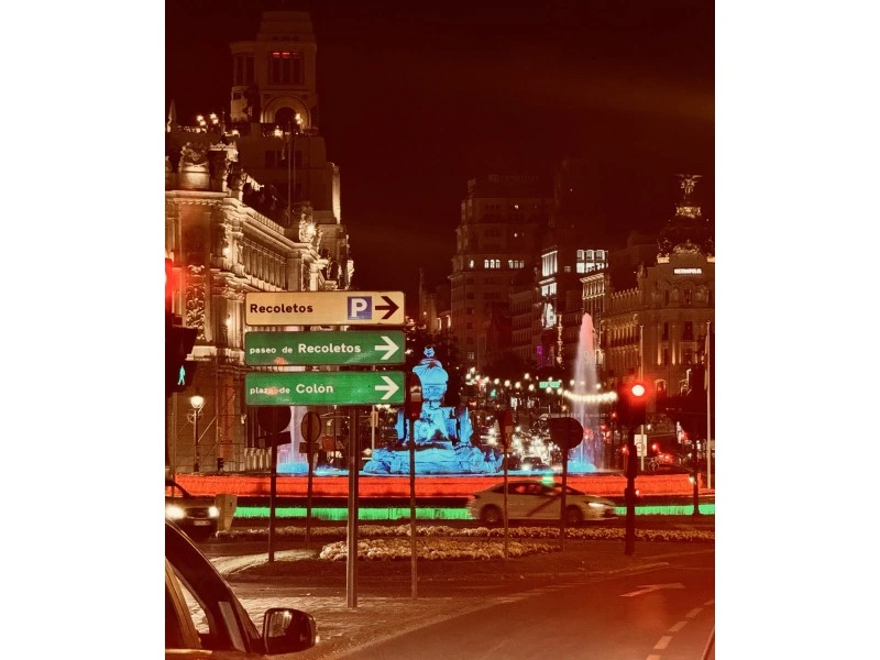 Madridin “Cibeles” fəvvarəsi Azərbaycan Bayrağı rənglərində işıqlandırılıb - FOTO