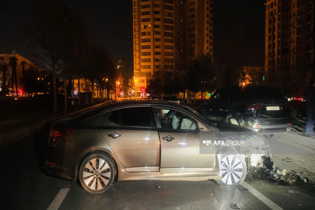 Bakıda üç avtomobil qəzaya uğrayıb - FOTO