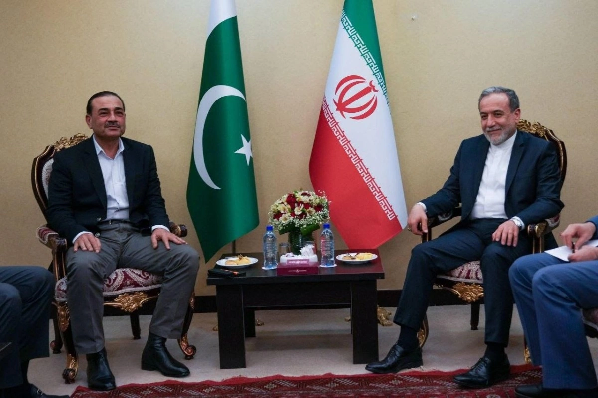 Əraqçi Pakistan ordusunun komandanı ilə ABŞ-la danışıqları müzakirə edib