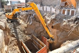 Keşlədə çökən kollektorun qəzalı hissəsi dəyişdirilir