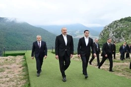 Türkmənistan Prezidentinə Qarabağ atı hədiyyə edilib